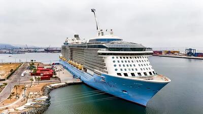 ovation-of-the-seas-docked-ensenada