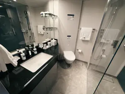 MSC-World-America-Yacht-Club-Suite-Bathroom