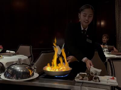 Murano-Tableside-Lobster-Cooking