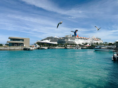 Nassau-Cruise-Ships-Docked-1200px-800px