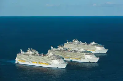 Oasis-Class-Ships-Meeting