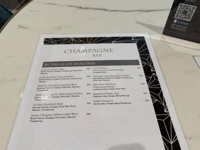 Champagne-Bar-MSC-2