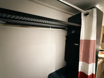 Brilliant-Lady-Inside-Cabin-Closet-10