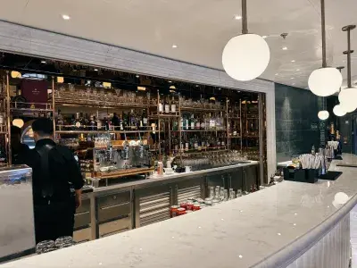 Brilliant-Lady-Sip-Bar