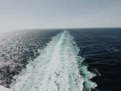 Cruise wake