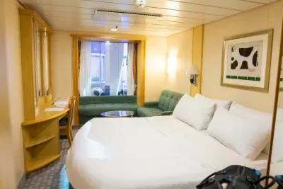 Royal Promenade View Cabin