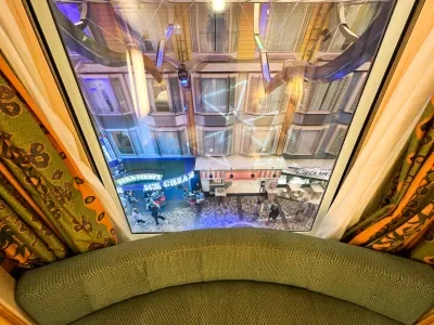 Royal Promenade View Cabin
