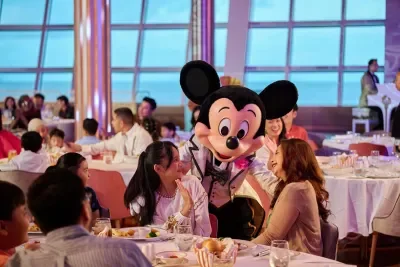 Hollywood Spotlight Club, Disney Adventure