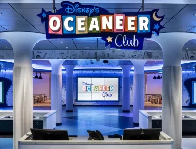 Disney Adventure Oeeaneer Club