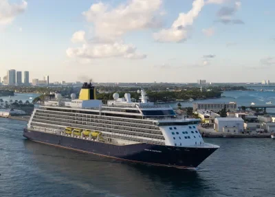 Spirit of Discovery departing Miami
