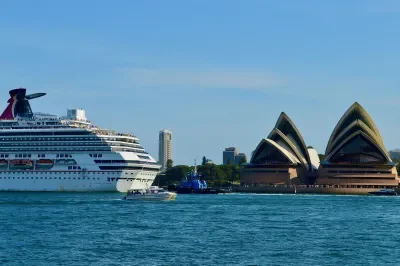 Carnival Splendor departing Sydney