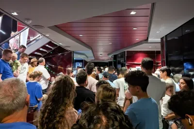 MSC Seaside Crowds