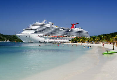 Carnival ship in Roatan