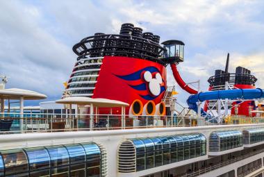 Disney cruise ship funnel