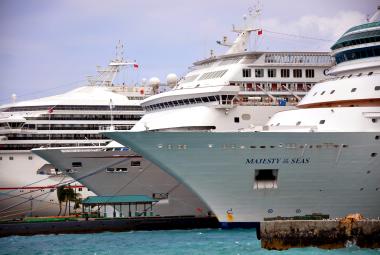 Cruise ships in Nassau