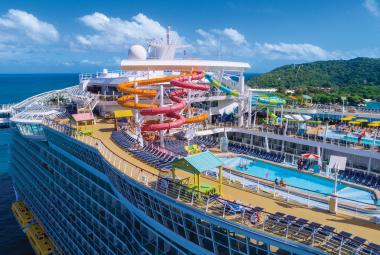 Oasis of the Seas side