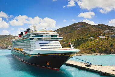 Disney ship in St. Maarten