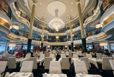 Navigator-Main-Dining-Room