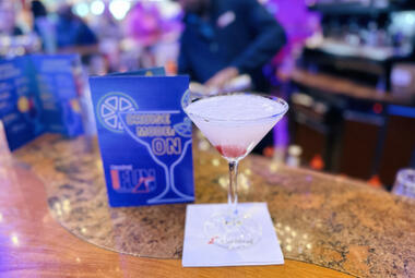 Carnival-Cocktail-Atrium-Bar