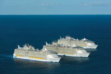 Oasis-Class-Ships-Meeting