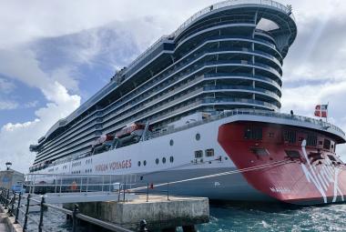 Brilliant-Lady-Docked-Bermuda